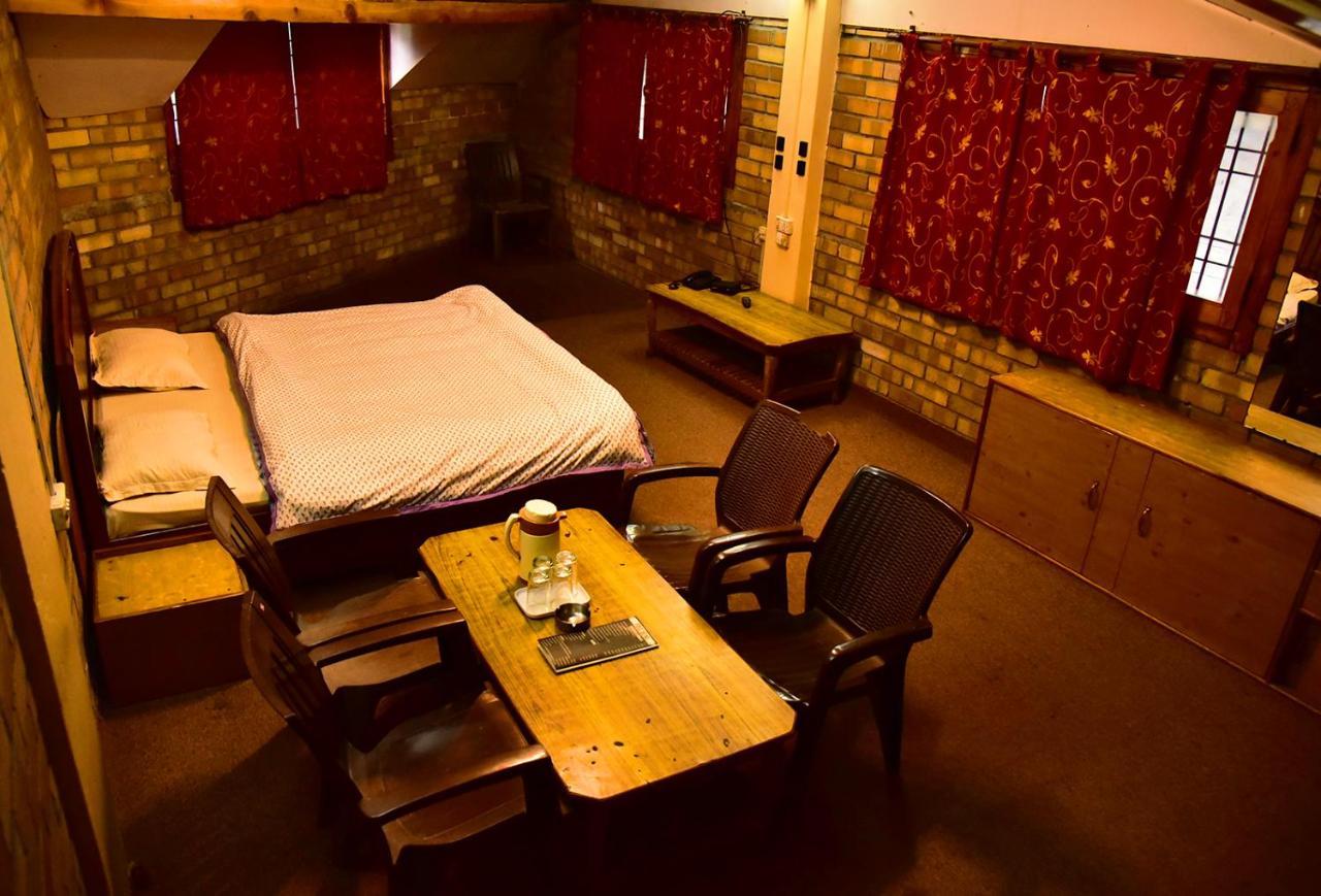The Alpine Guest House Касоль Екстер'єр фото
