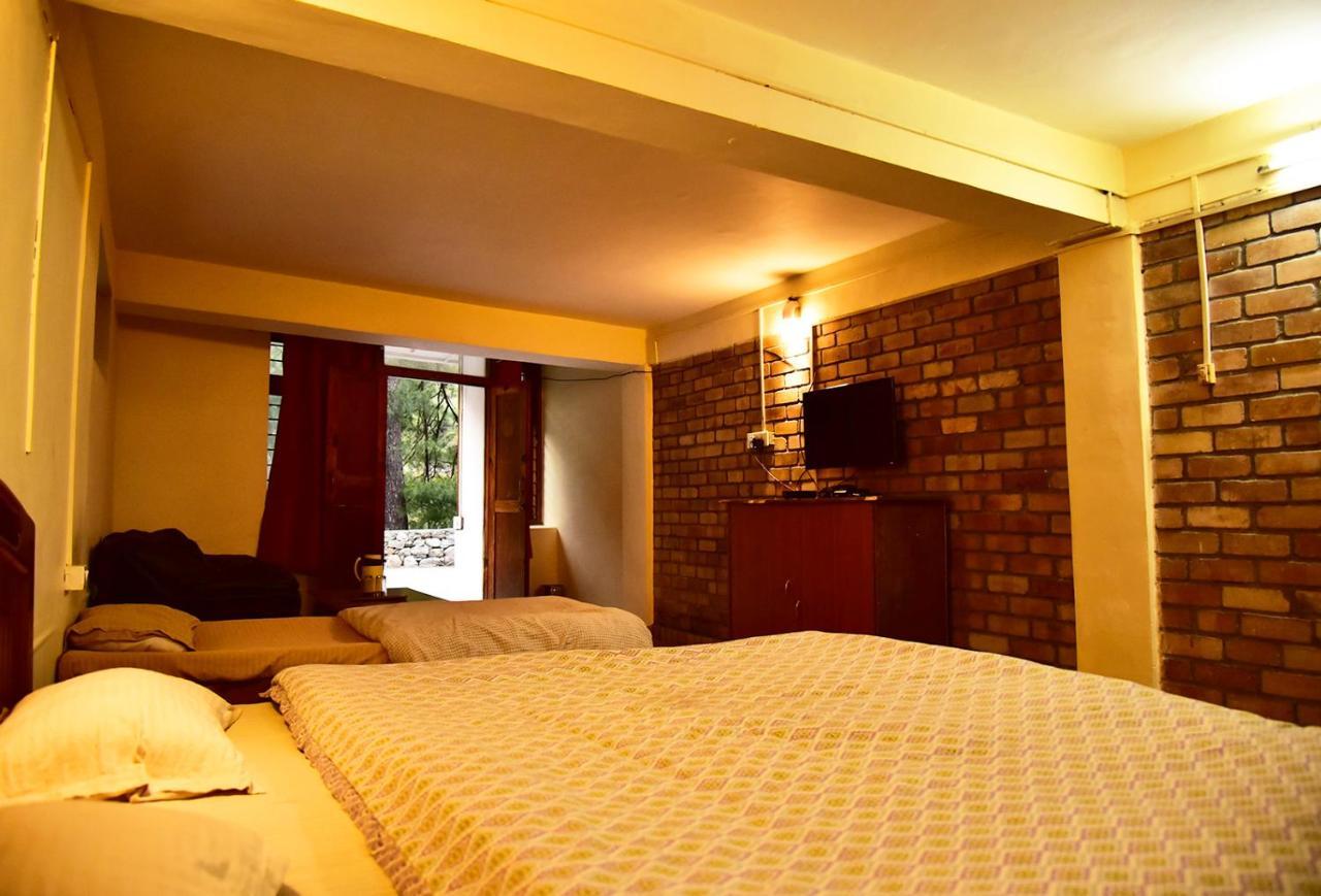 The Alpine Guest House Касоль Екстер'єр фото