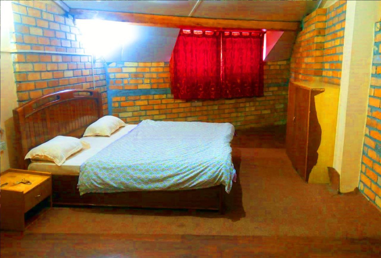 The Alpine Guest House Касоль Екстер'єр фото